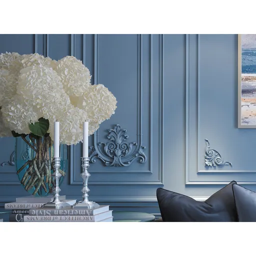 Oak frame moulding with ornate floral appliques - 1